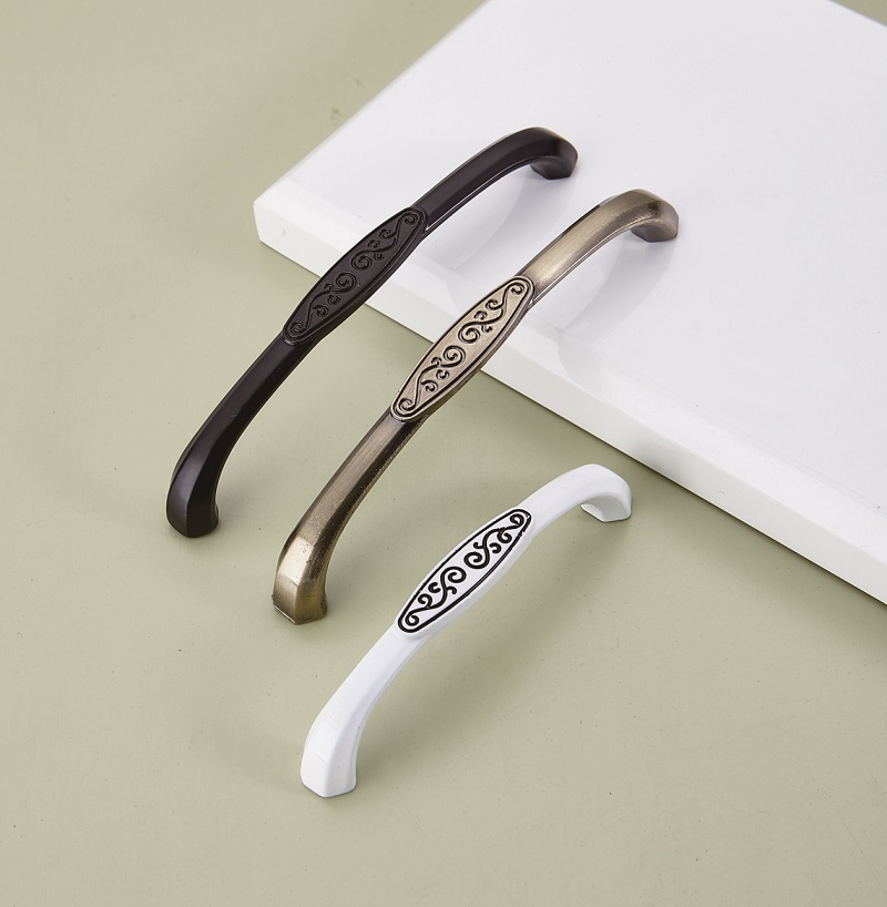 Simple carved door handles 737 AMBA HARDWARE CO., LTD