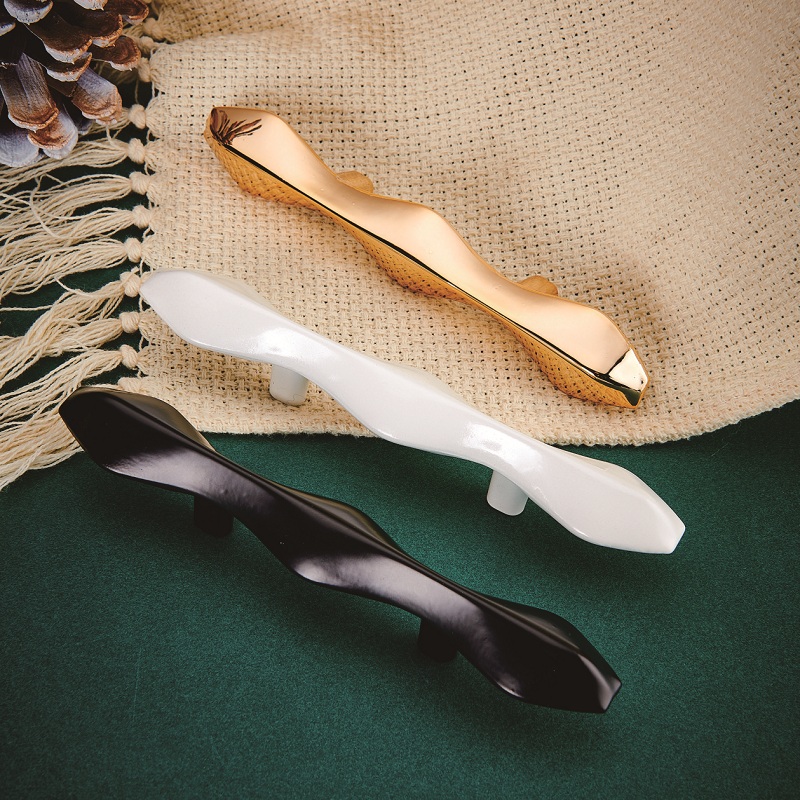 Luxury cupboard handle 567 AMBA HARDWARE CO., LTD